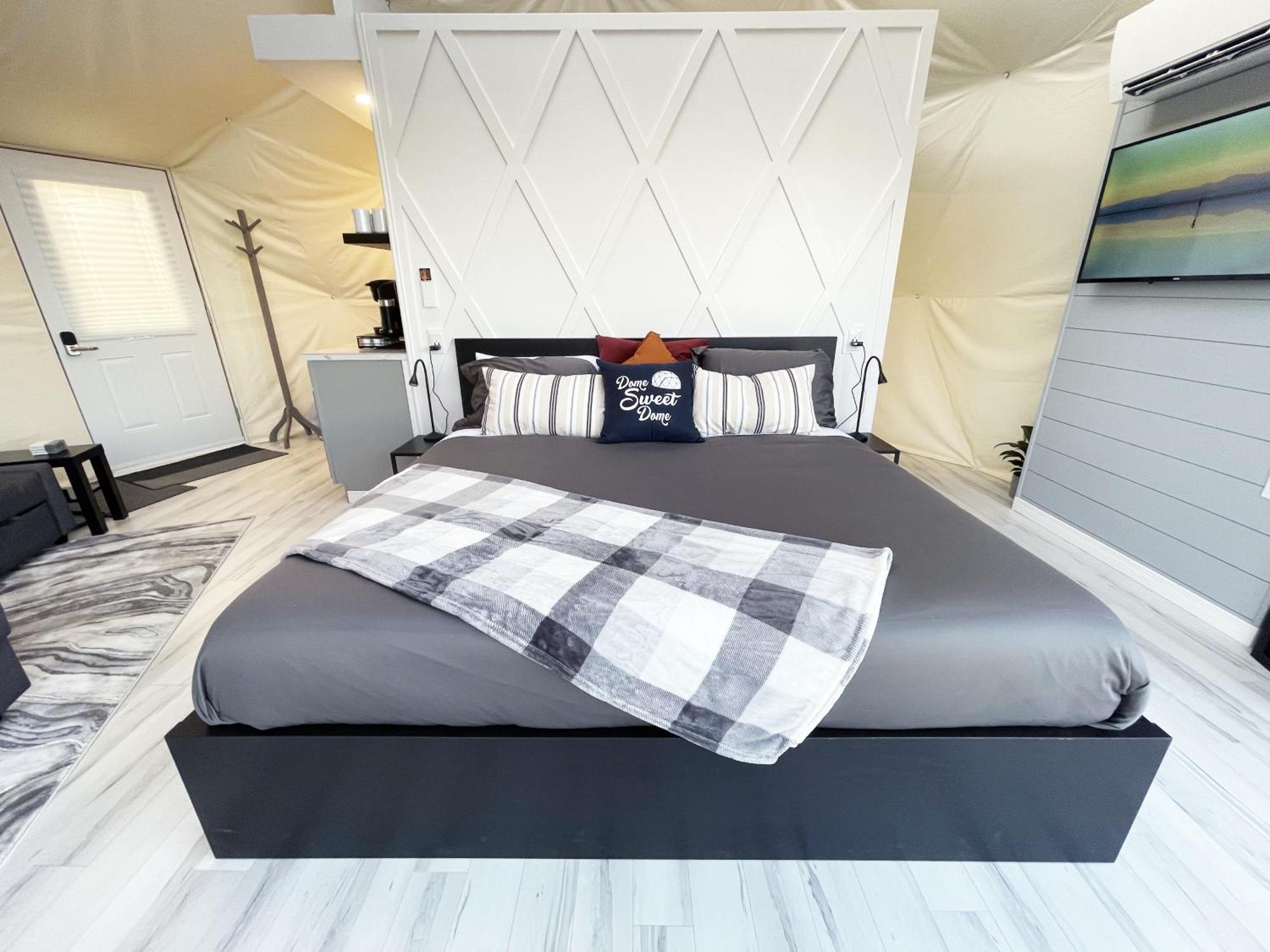 Port Wade Glamping Domes Villa Victoria Beach Exterior foto